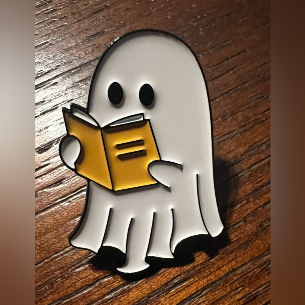 $2👻GHOST PIN ENAMEL METAL👻NEW👻 $2 WITH ANY $10 ORDER OR MORE - Picture 4 of 16